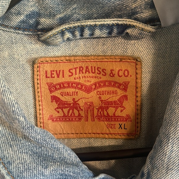 Levi's Mens Trucker Jacket Denim Pretty City Light Wash Cotton Button Up XL - Picture 4 of 9